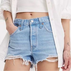 501® ORIGINAL FIT HIGH RISE WOMEN'S SHORTS 501® Button fly 2.5 inch inseam cute